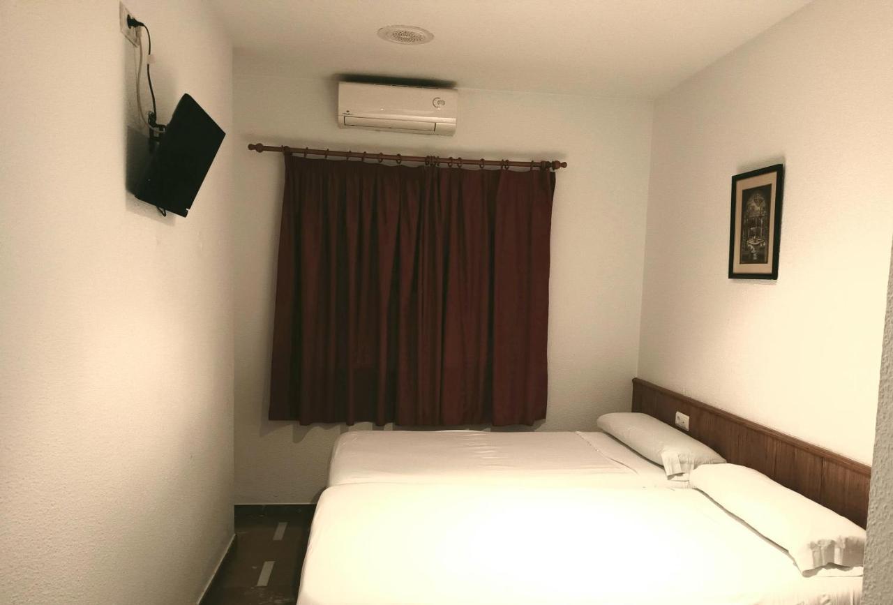 Hotel Las Yucas Atarfe エクステリア 写真