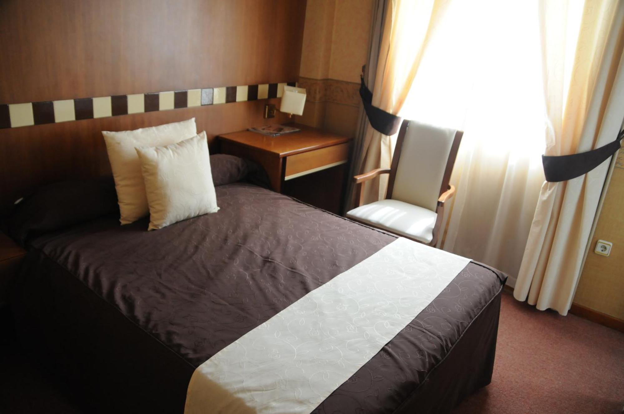 Hotel Las Yucas Atarfe 部屋 写真