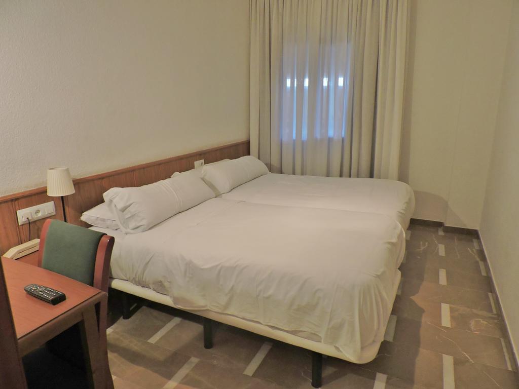 Hotel Las Yucas Atarfe エクステリア 写真