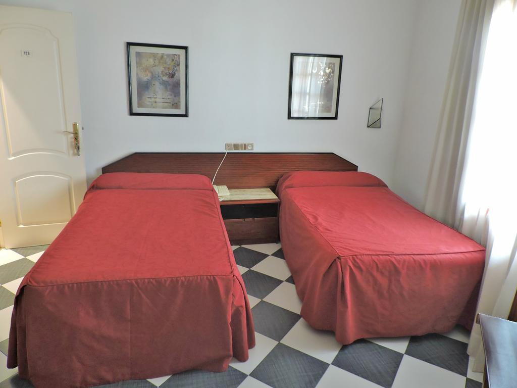 Hotel Las Yucas Atarfe エクステリア 写真