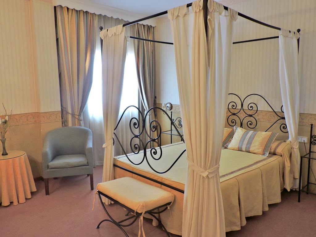 Hotel Las Yucas Atarfe エクステリア 写真