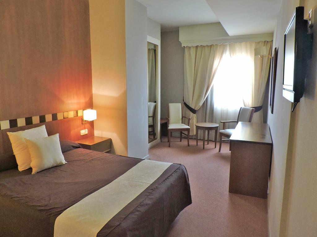 Hotel Las Yucas Atarfe エクステリア 写真