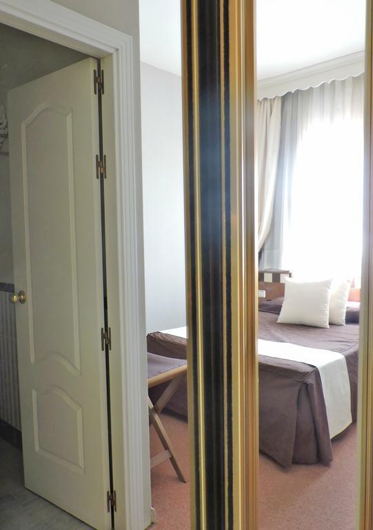 Hotel Las Yucas Atarfe エクステリア 写真
